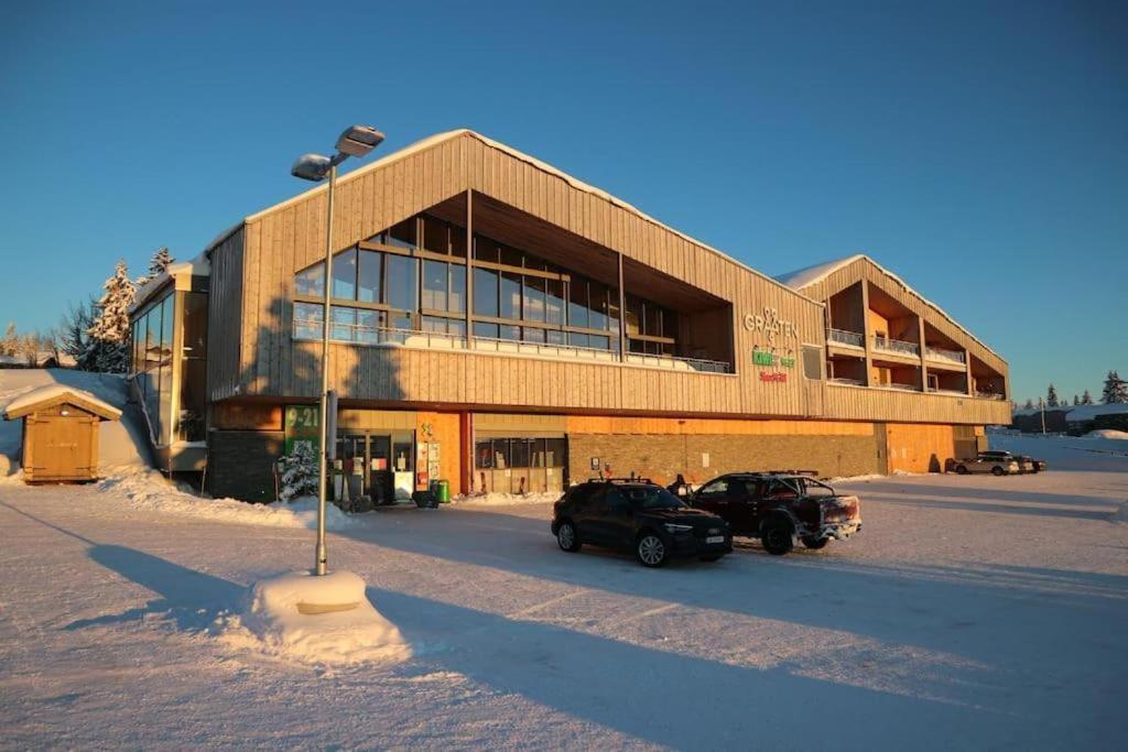 Leilighet Med Panoramautsikt Sjusjoen Innendors Parkering Екстериор снимка
