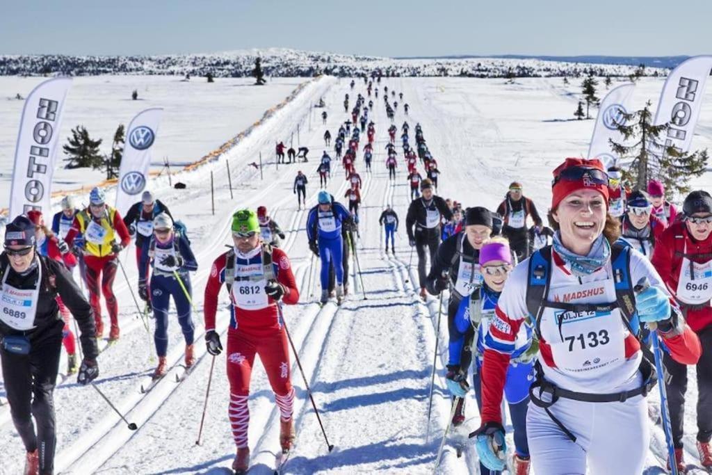 Leilighet Med Panoramautsikt Sjusjoen Innendors Parkering Екстериор снимка