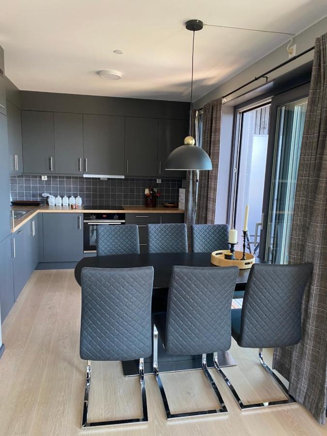 Leilighet Med Panoramautsikt Sjusjoen Innendors Parkering Екстериор снимка